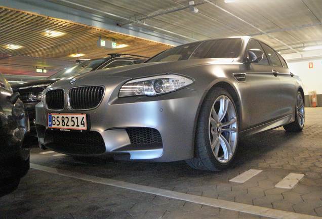 BMW M5 F10 2011