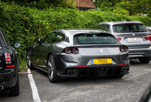 Ferrari GTC4Lusso