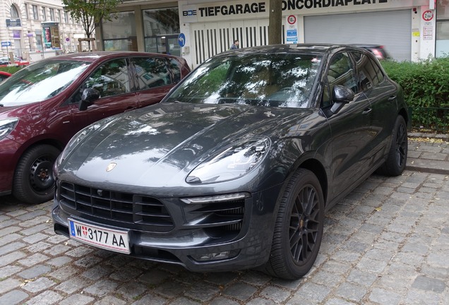 Porsche 95B Macan GTS