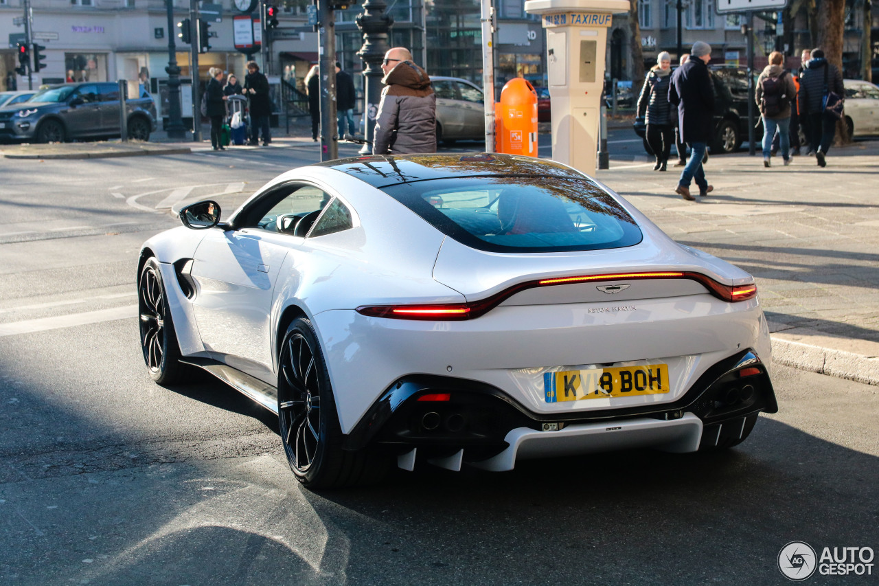 Aston Martin V8 Vantage 2018