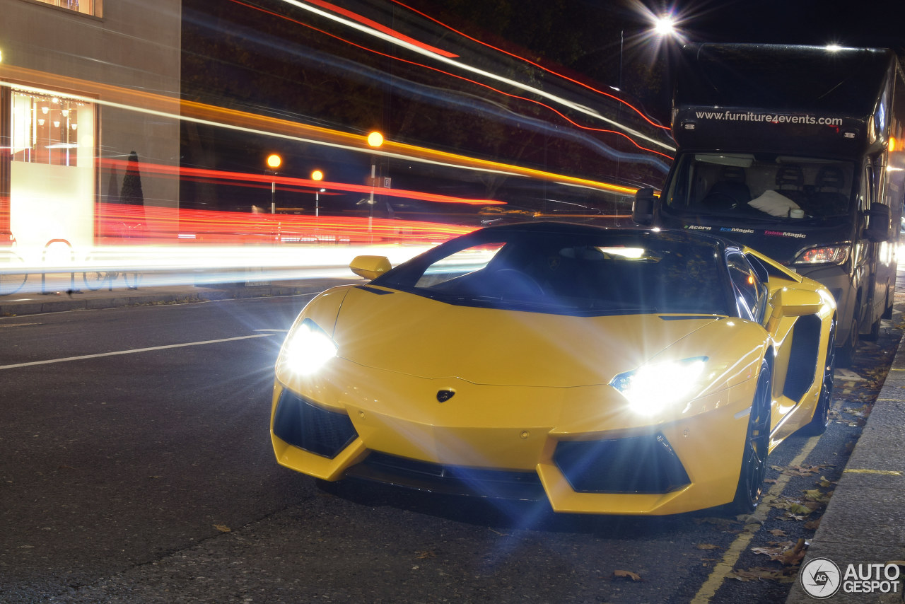 Lamborghini Aventador LP700-4 Roadster