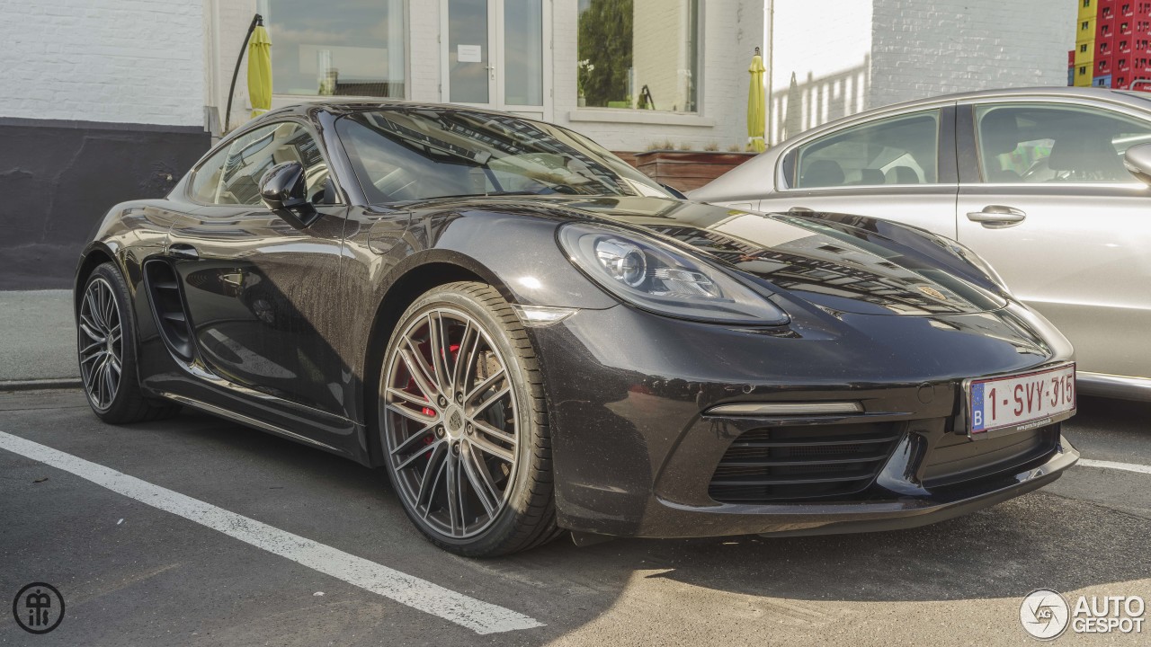 Porsche 718 Cayman S