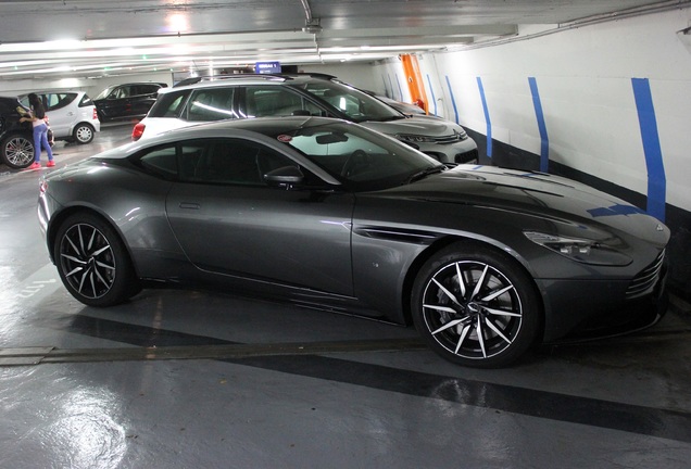 Aston Martin DB11