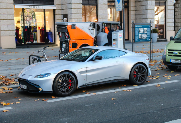 Aston Martin V8 Vantage 2018