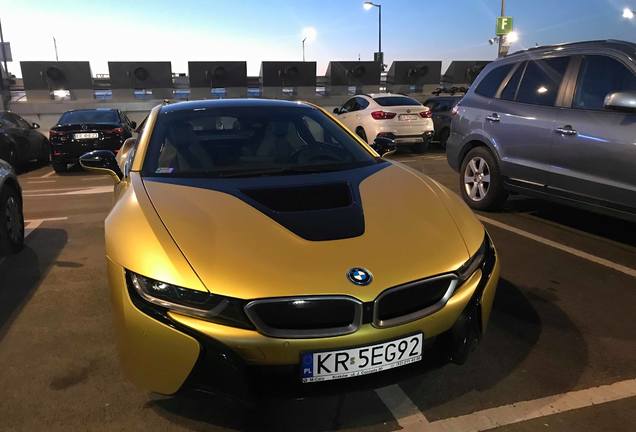 BMW i8 Protonic Frozen Yellow Edition