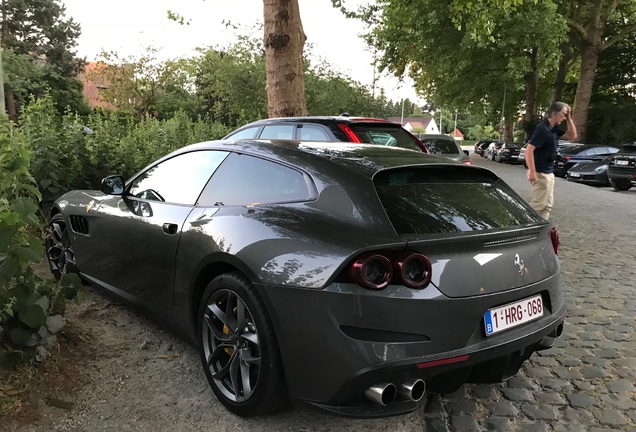 Ferrari GTC4Lusso T