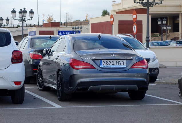 Mercedes-Benz CLA 45 AMG C117