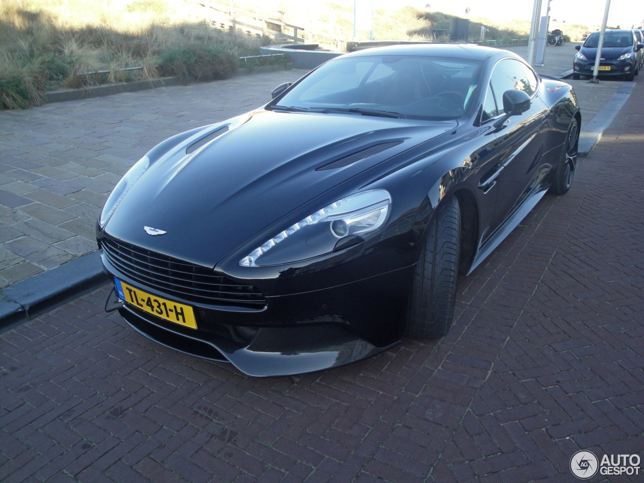 Aston Martin Vanquish 2013