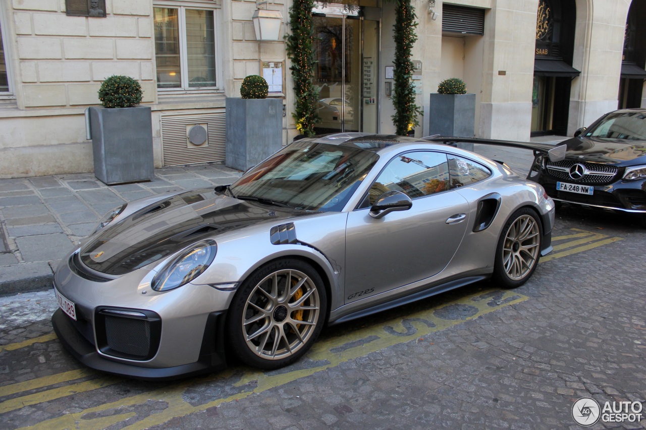 Porsche 991 GT2 RS Weissach Package