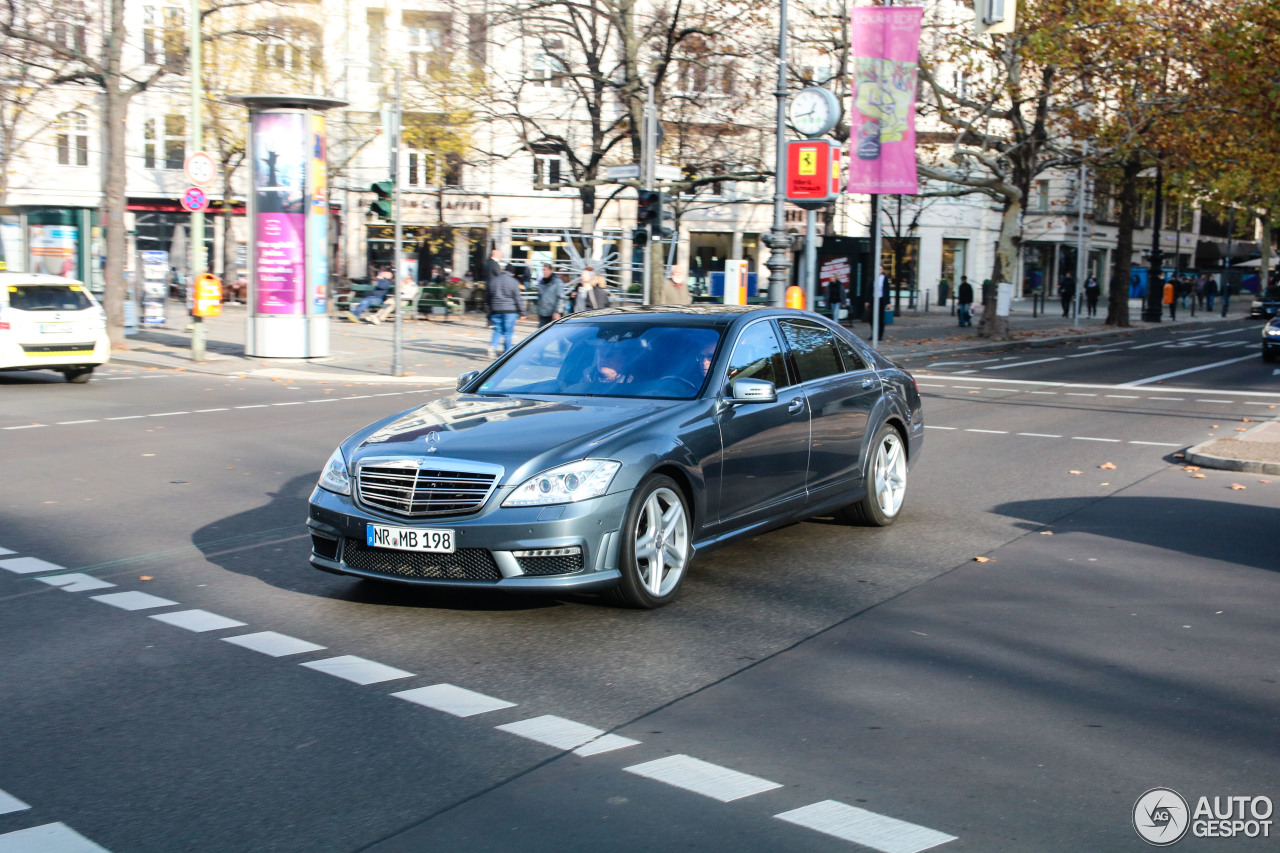 Mercedes-Benz S 65 AMG V221 2010