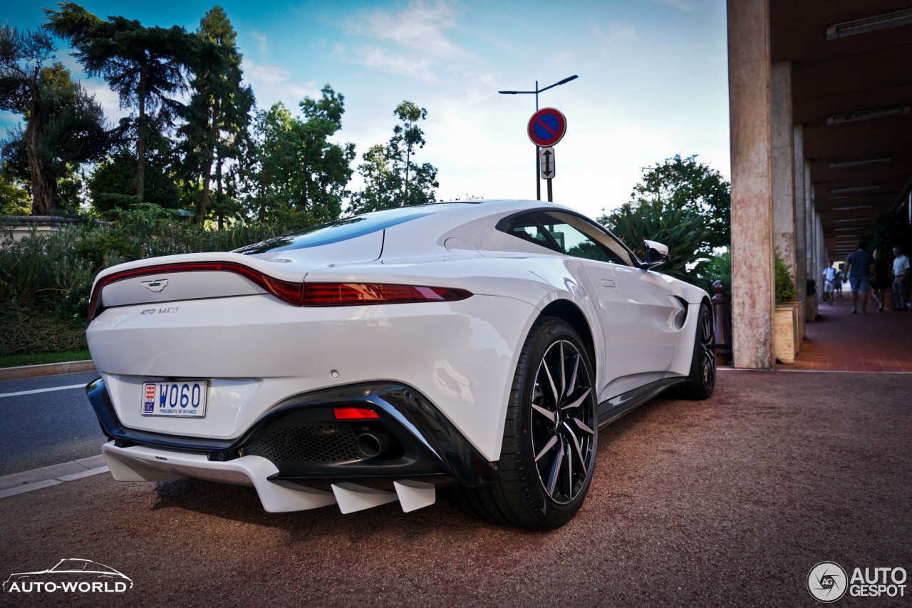 Aston Martin V8 Vantage 2018