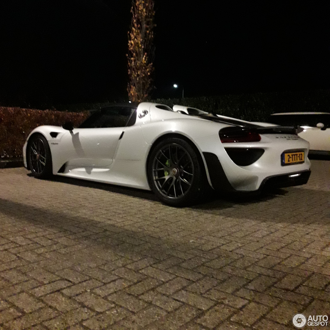 Porsche 918 Spyder Weissach Package