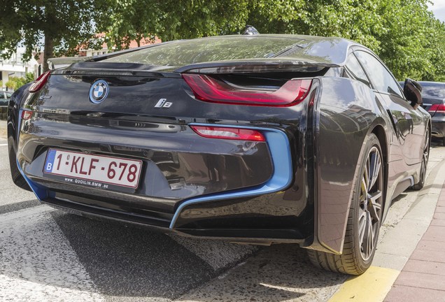 BMW i8