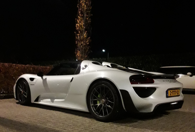 Porsche 918 Spyder Weissach Package