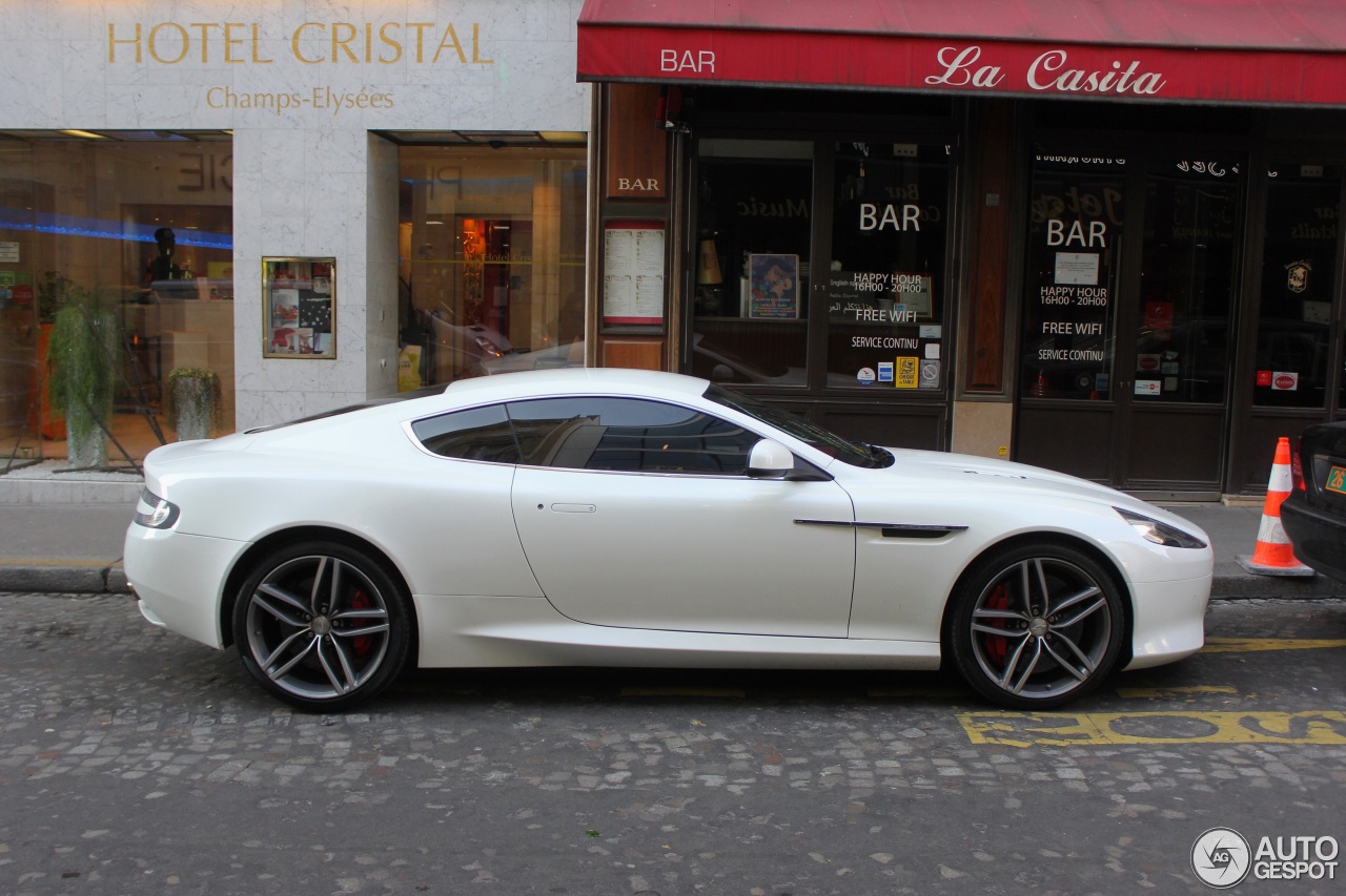 Aston Martin Virage 2011