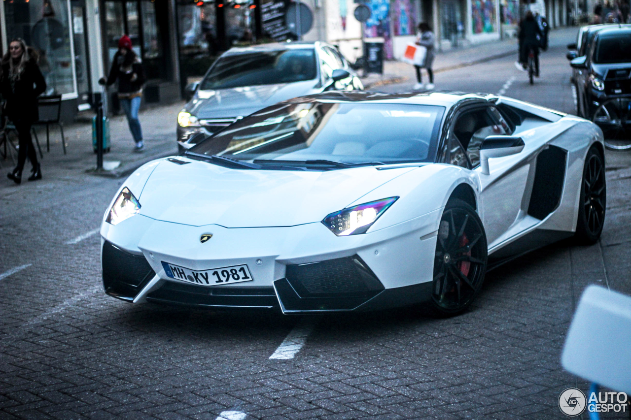 Lamborghini Aventador LP700-4 Roadster