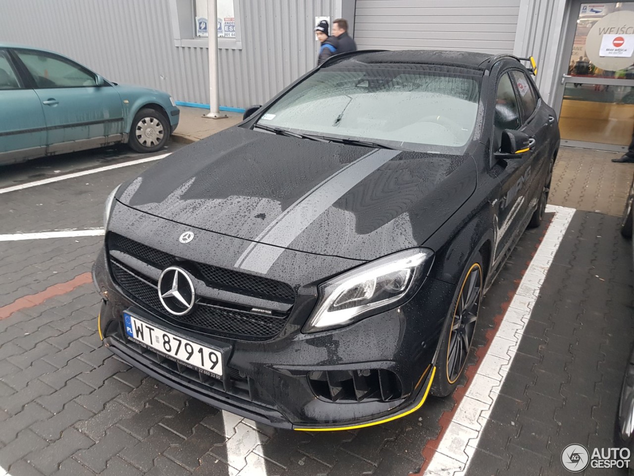 Mercedes-AMG GLA 45 X156 Yellow Night Edition