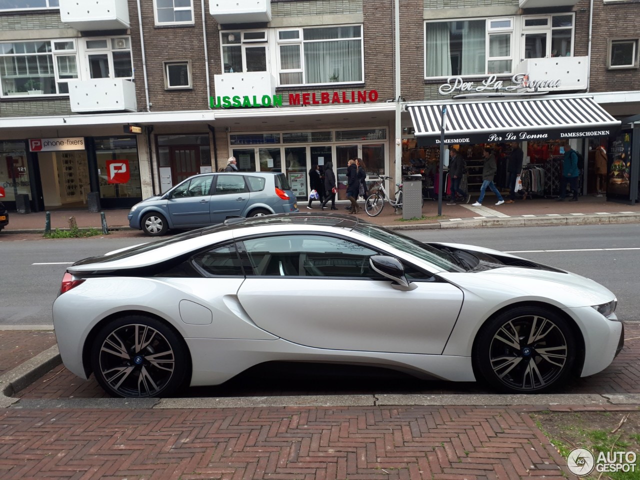 BMW i8