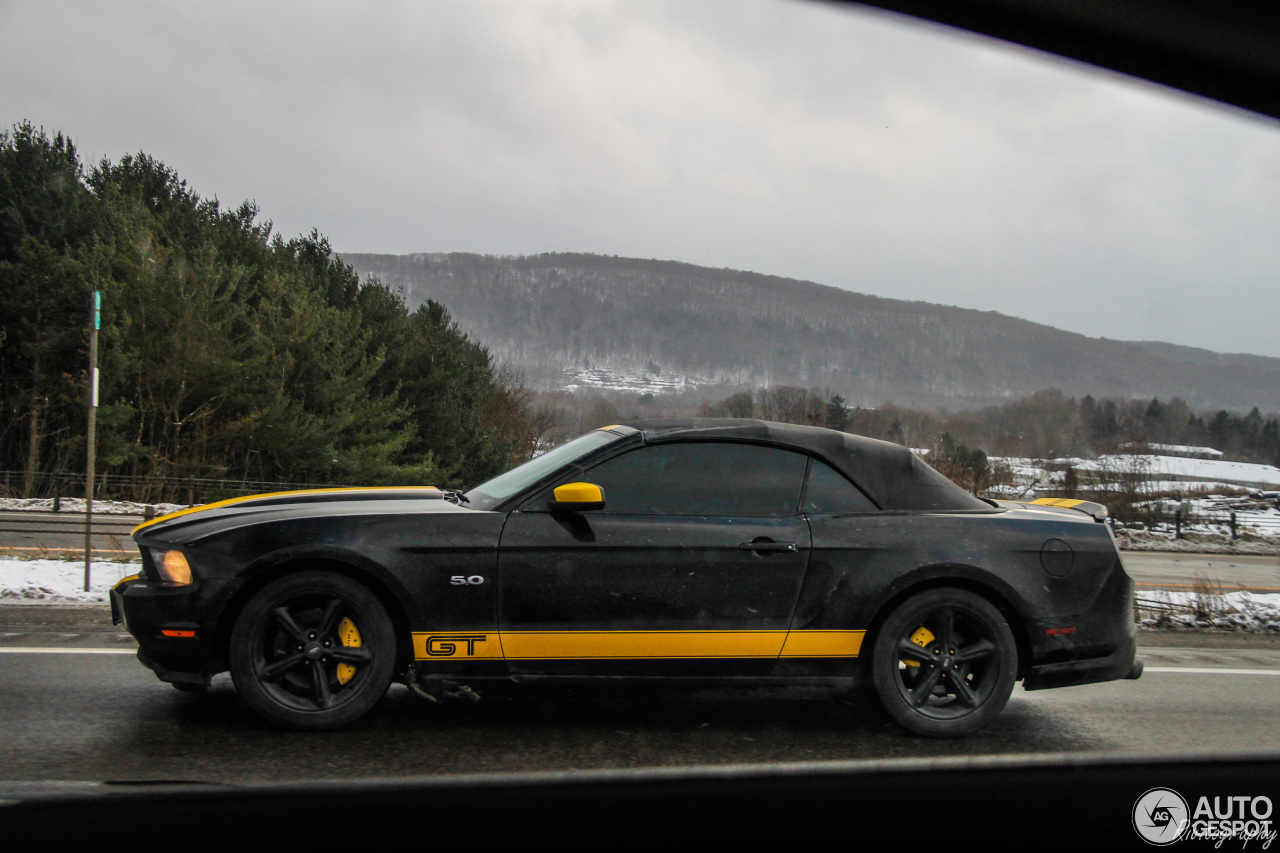 Ford Mustang GT Convertible 2011