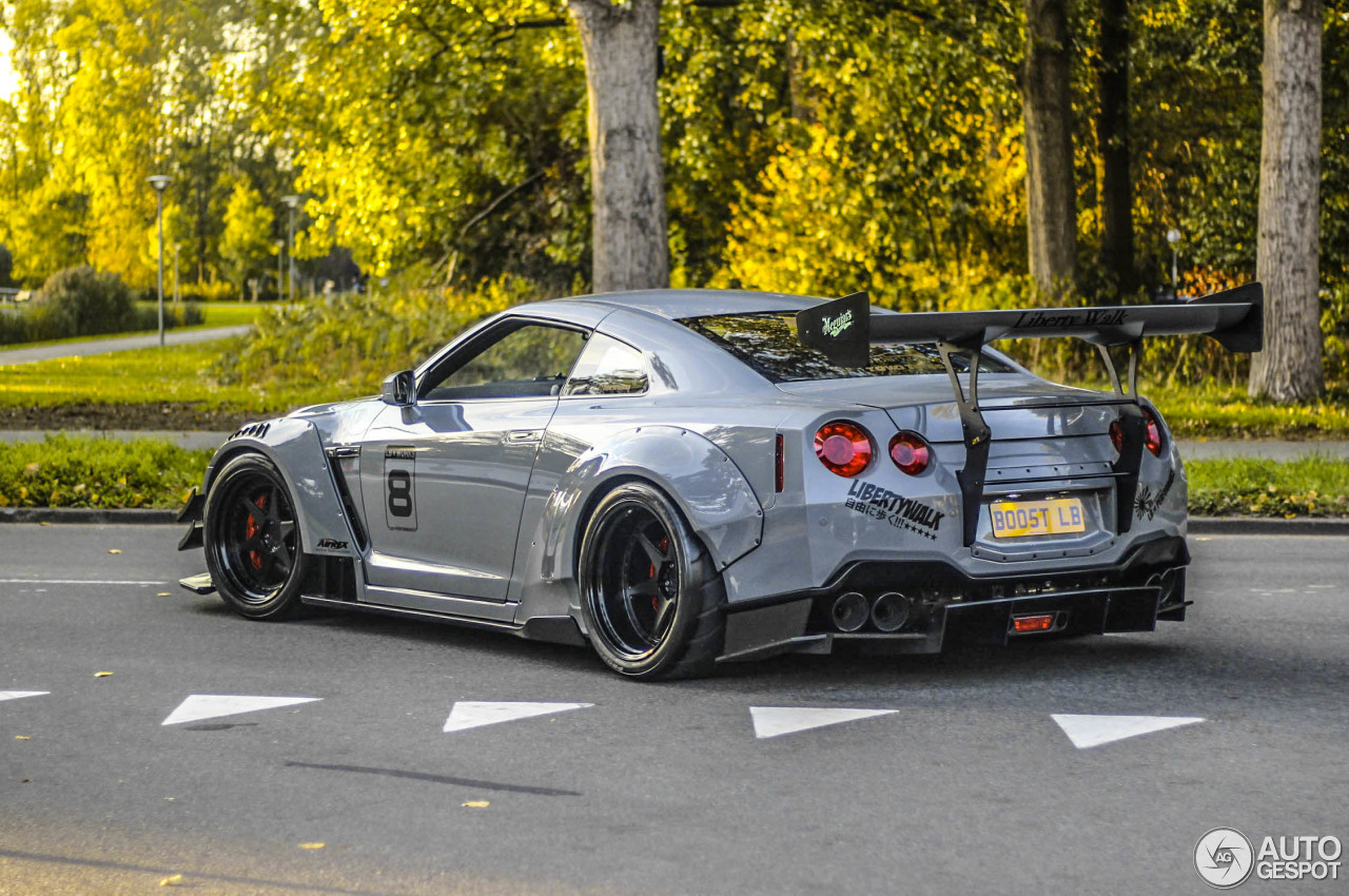 Nissan GT-R Liberty Walk Widebody