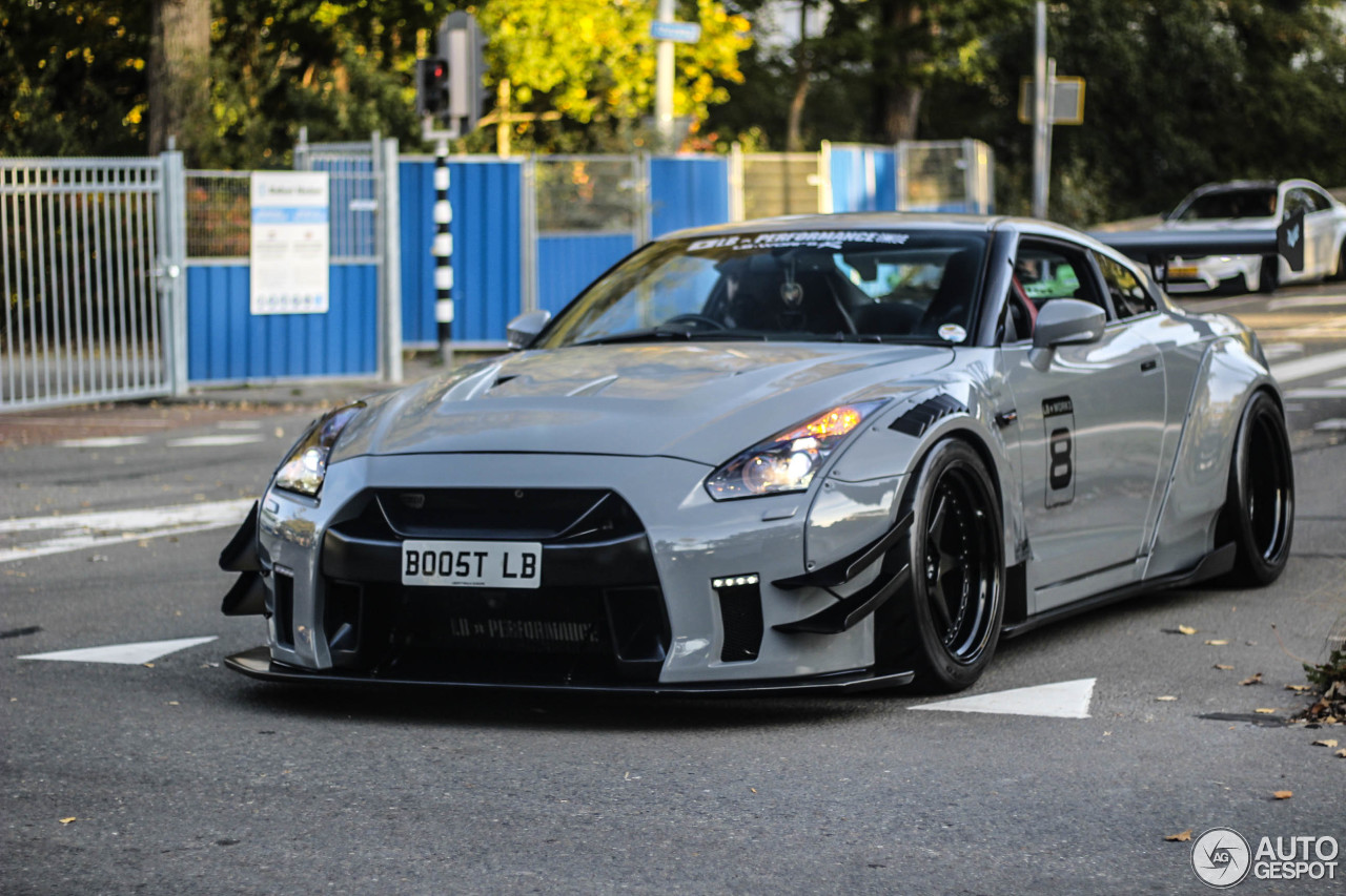 Nissan GT-R Liberty Walk Widebody - 23 November 2018 - Autogespot