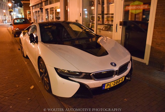 BMW i8