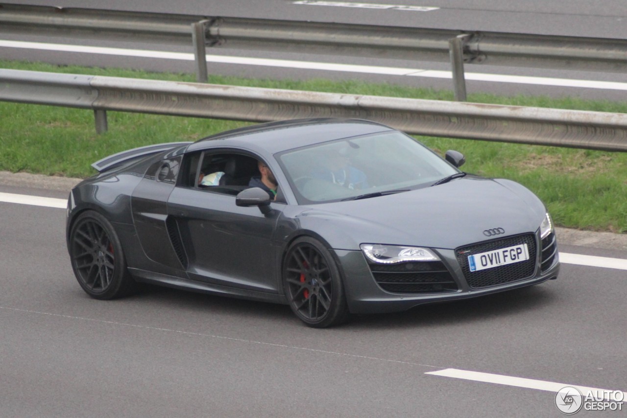 Audi R8 V10