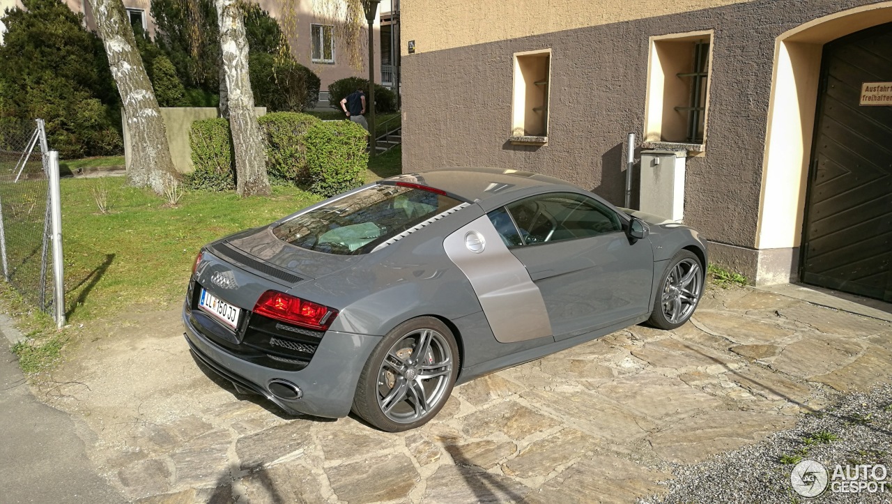 Audi R8 V10