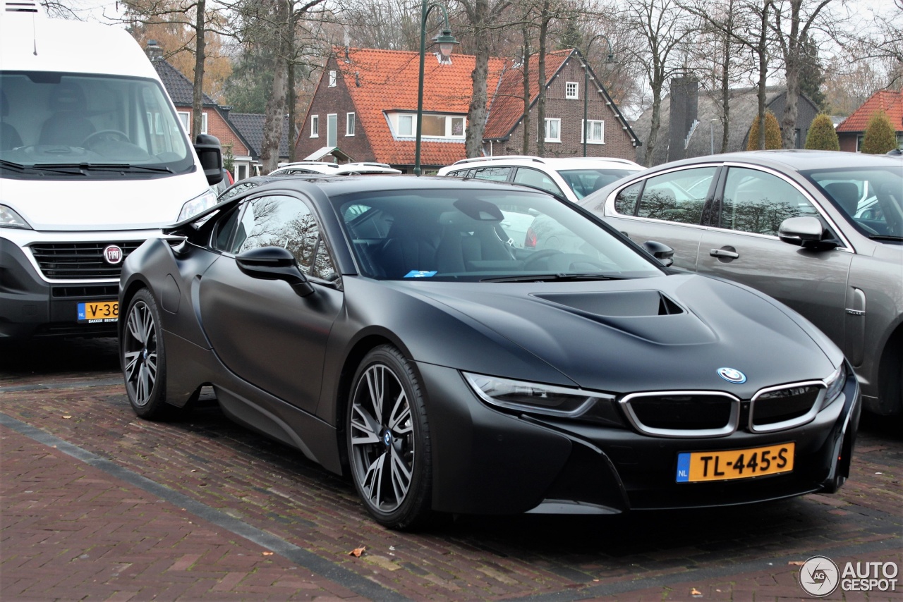 BMW i8 Protonic Frozen Black Edition