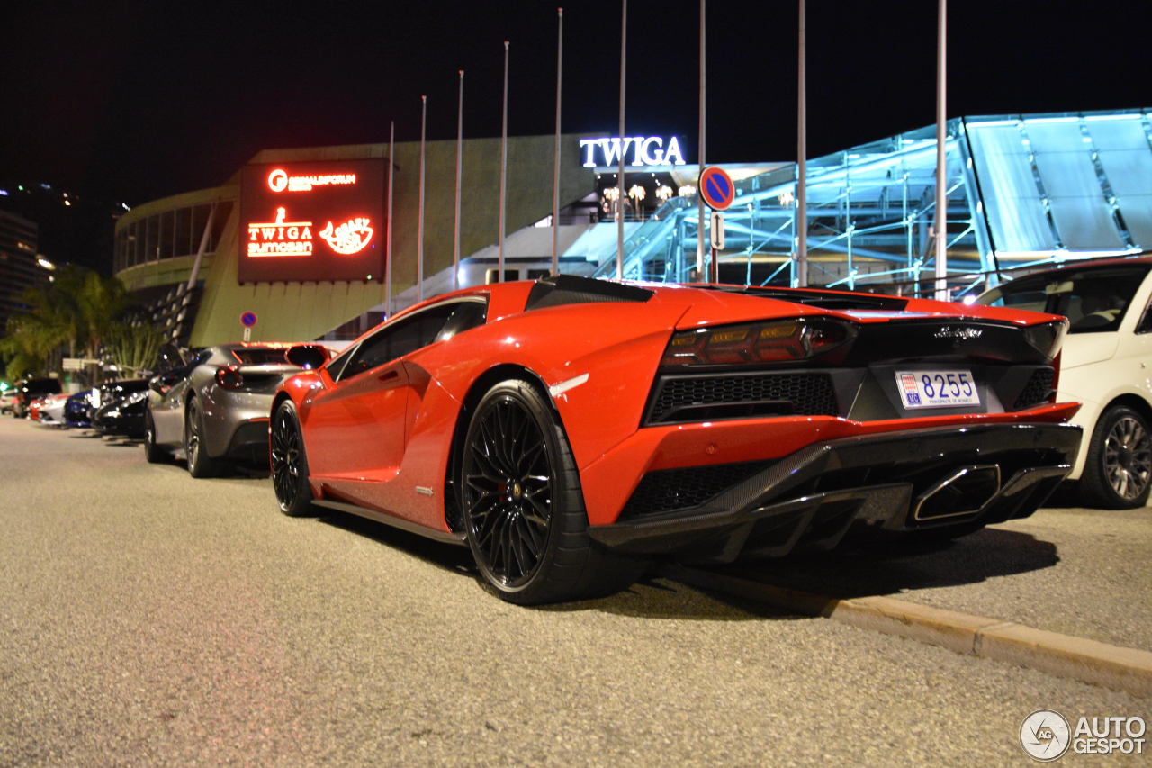 Lamborghini Aventador S LP740-4