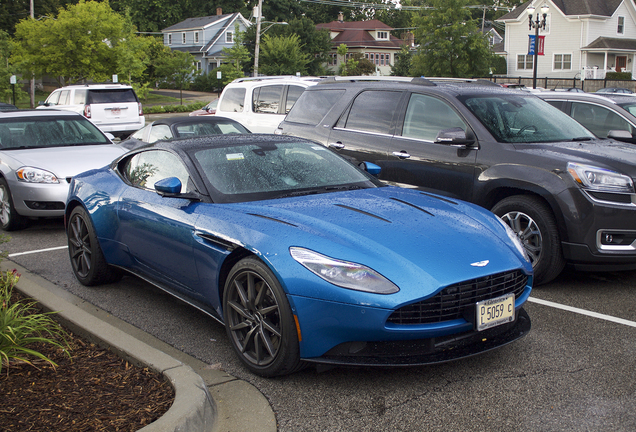 Aston Martin DB11