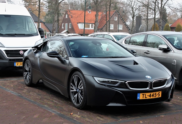 BMW i8 Protonic Frozen Black Edition