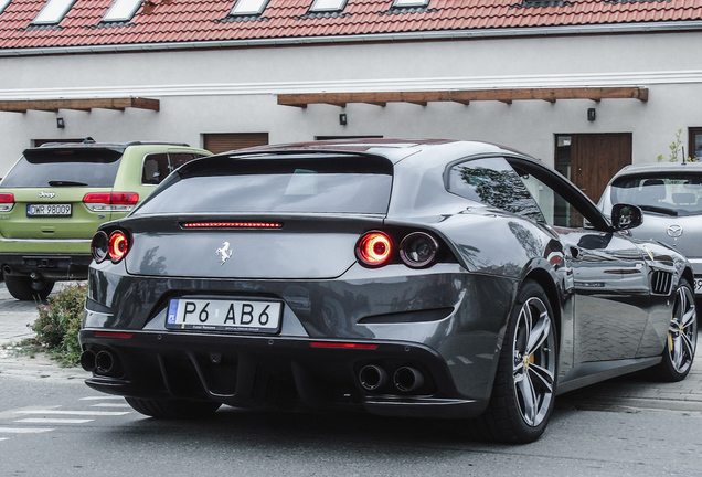 Ferrari GTC4Lusso