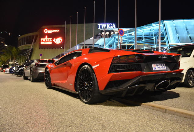 Lamborghini Aventador S LP740-4