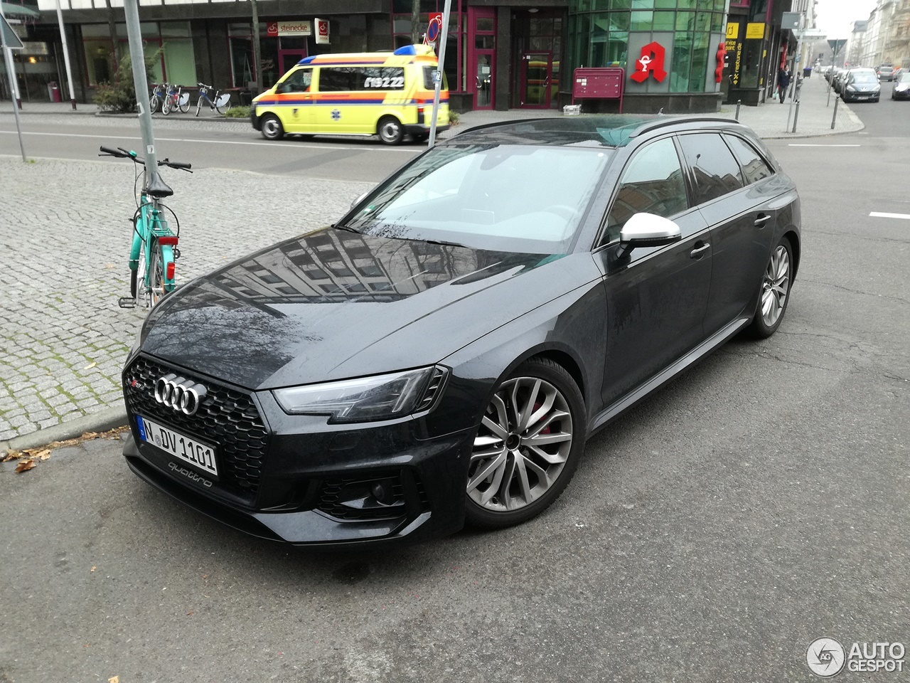 Audi RS4 Avant B9