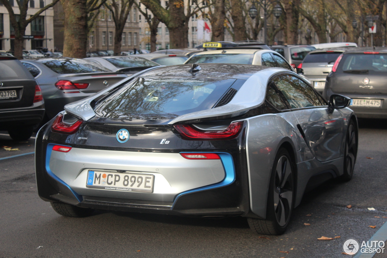 BMW i8