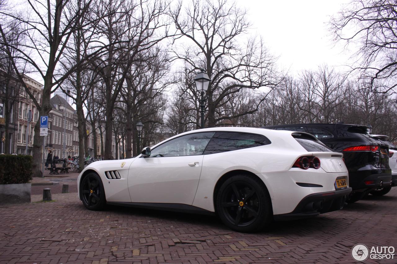 Ferrari GTC4Lusso T