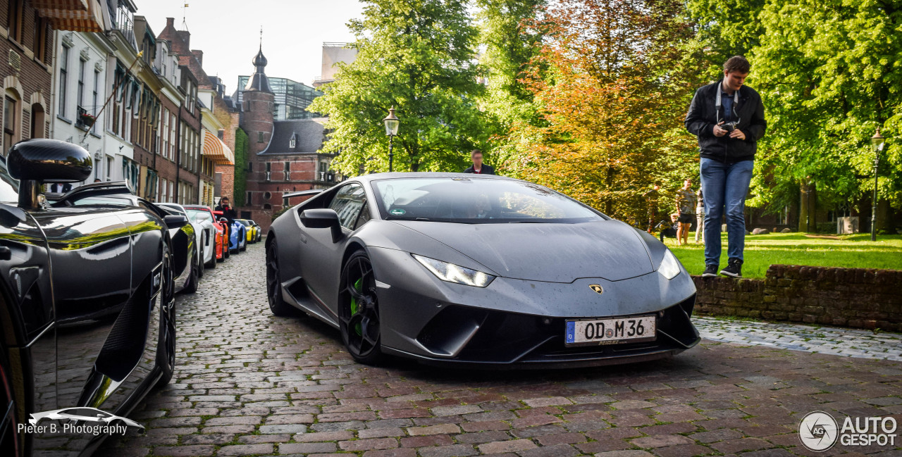 Lamborghini Huracán LP640-4 Performante