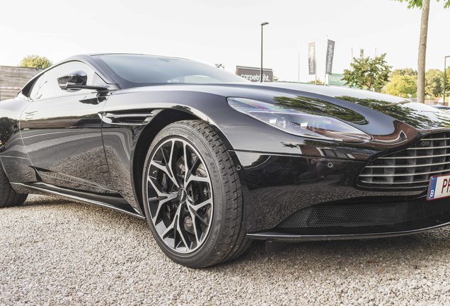 Aston Martin DB11 V8