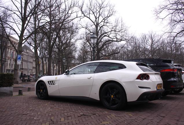 Ferrari GTC4Lusso T