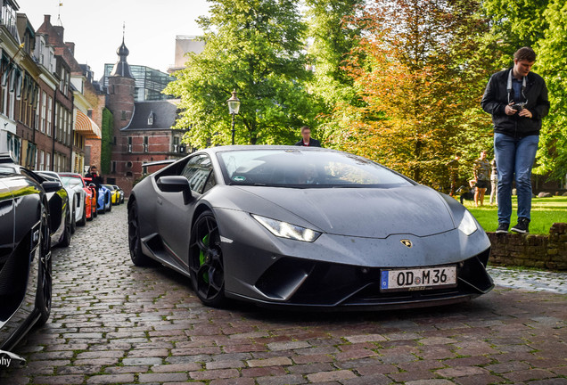 Lamborghini Huracán LP640-4 Performante