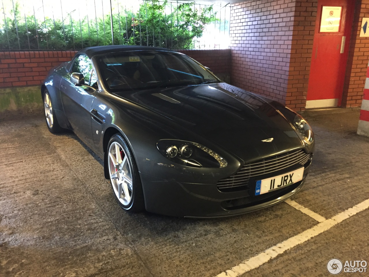 Aston Martin V8 Vantage Roadster