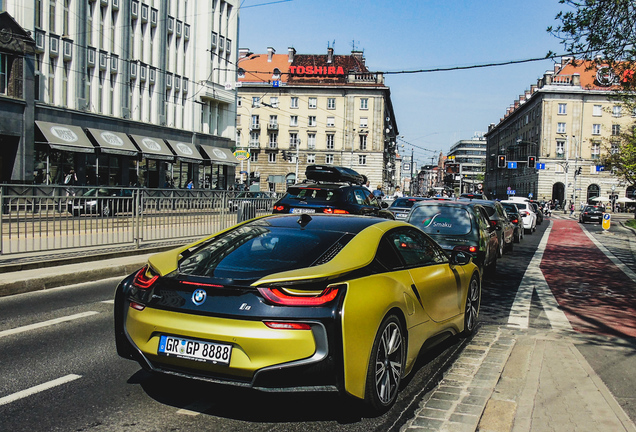 BMW i8 Protonic Frozen Yellow Edition