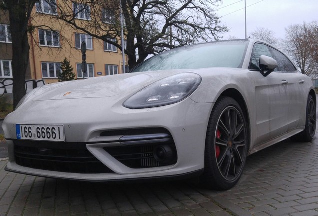 Porsche 971 Panamera Turbo Sport Turismo