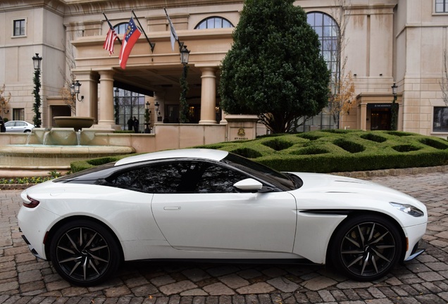 Aston Martin DB11