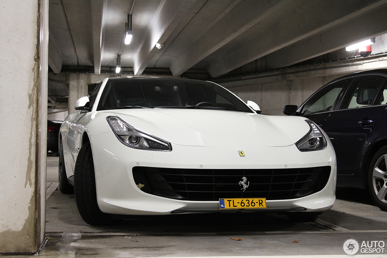 Ferrari GTC4Lusso T