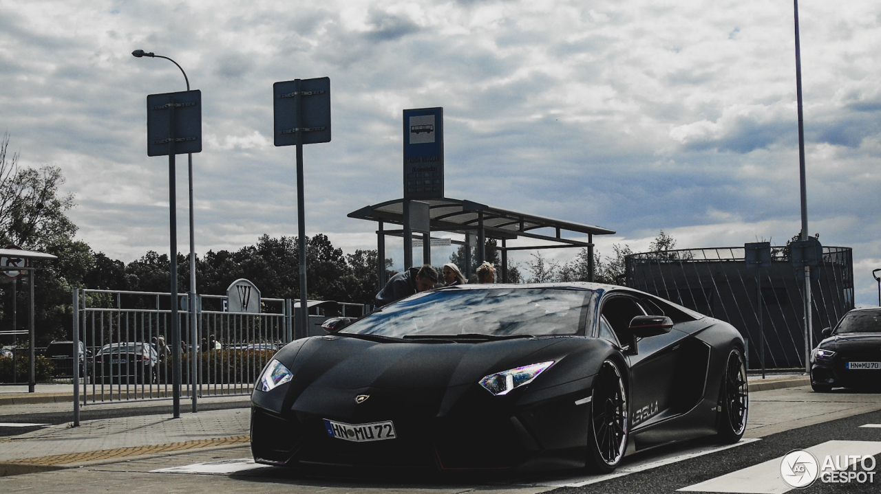 Lamborghini Aventador LP700-4 Pirelli Edition