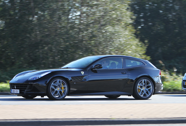 Ferrari GTC4Lusso T