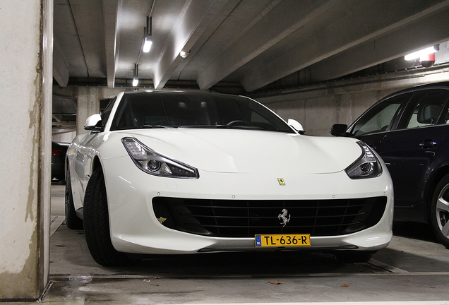 Ferrari GTC4Lusso T