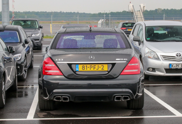 Mercedes-Benz S 63 AMG W221 2011